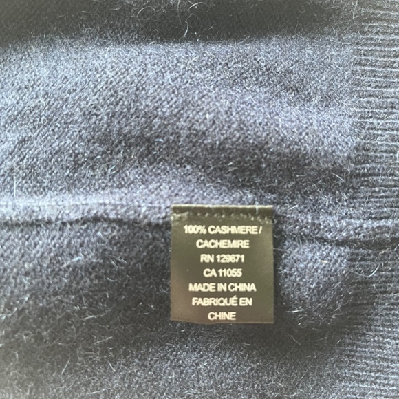 360 CASHMERE Rue Cutout Skull Print Navy Cashmere Cold Shoulder Pullover Sweater - Picture 13 of 13